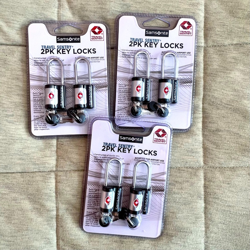 NWT Samsonite Long Suitcase Locks